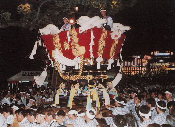 写真：梅町ふとん太鼓
